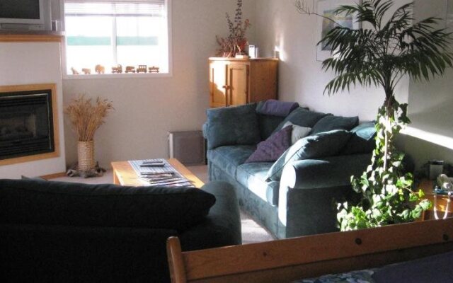 Avens ReNaissance B&B