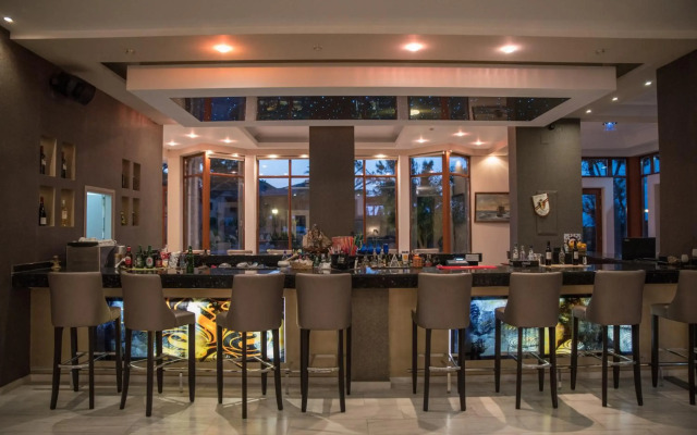 Alma Luxury Resort Hotel
