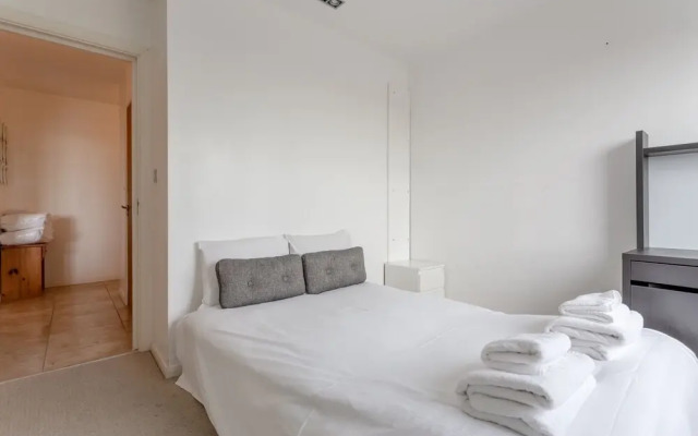 Fantastic 2 Bedroom Apartment Near Canary Wharf