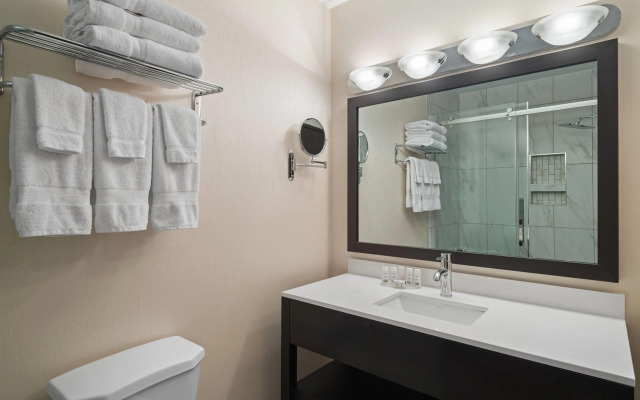 Ramada by Wyndham Saskatoon