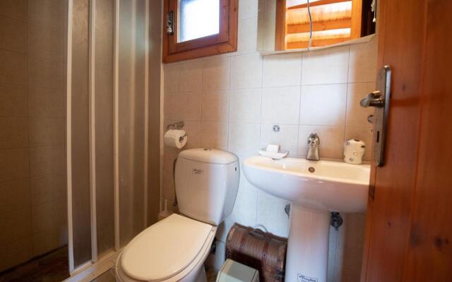 Aliki Guest House