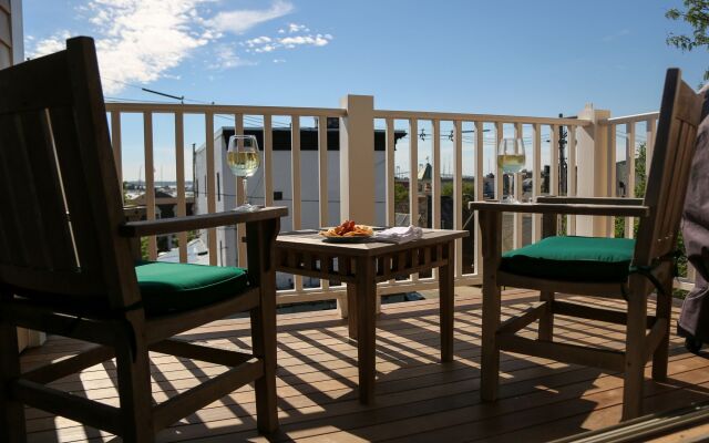 Almondy Inn