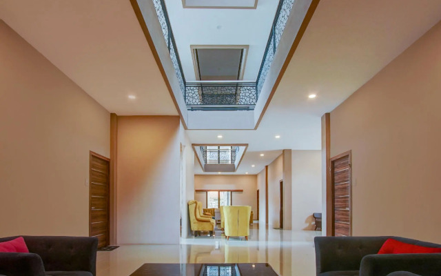 Capital O 90070 Giri Palma Hotel & Villas