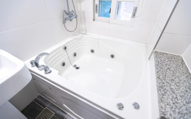 Seogwipo Dobitnarae Resort