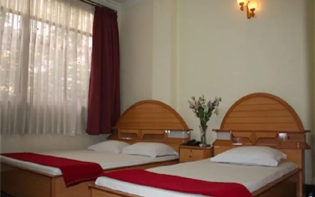 Oyo 558 Hoang Linh Hotel