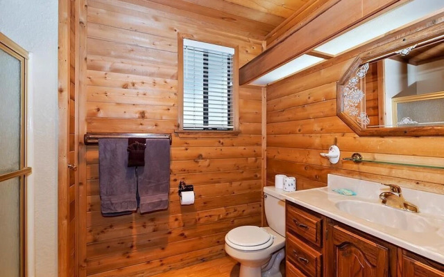 034 Menlo Suite Cabin