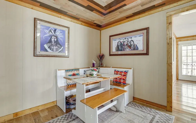 Quaint Mountain Charm! Robbinsville Hideaway