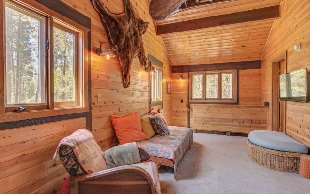 The Pond by Village Properties at Sunriver