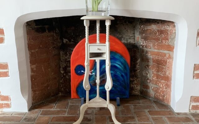 Rooms at no Three, Chameleon House
