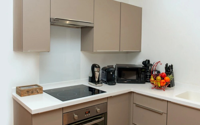Select Serviced Accommodation - Summit House