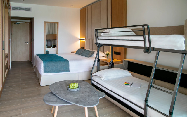 Asterias Beach Hotel