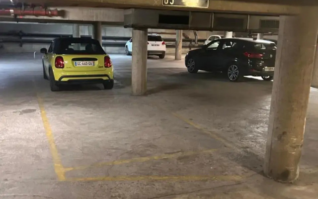 Place Occitane : T1 Bis en hyper-centre, terrasse