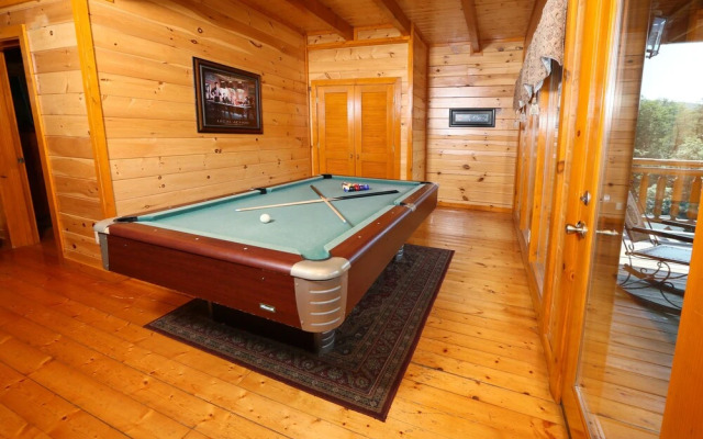 Family Valley Lodge - Six Bedroom Cabin