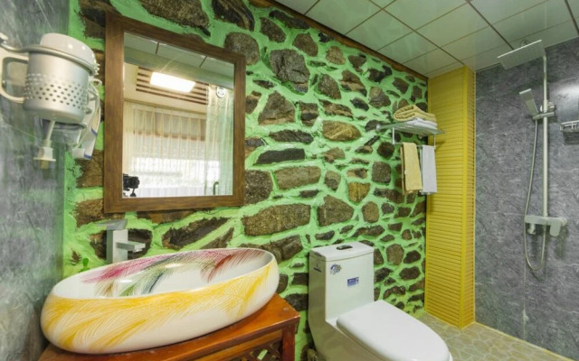 Colorful Flower Guesthouse
