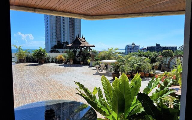 Fantastic sea Pool Views With Huge Terrace at Paradise Condominium Jomtien