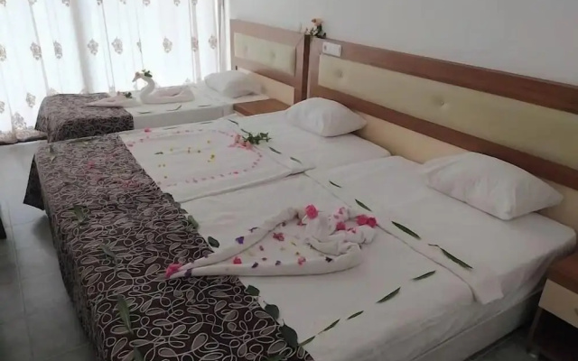 Vi̇va Beach Hotel