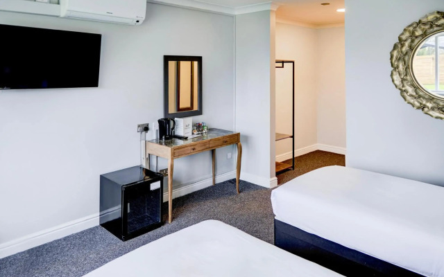 Warwickshire Park Hotel Kenilworth by Belvilla