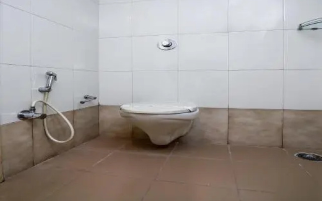 Hotel Tourist Palace  by OYO Rooms