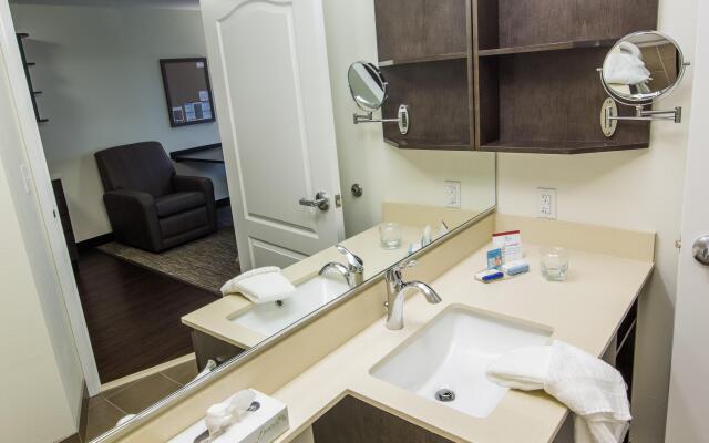 Candlewood Suites : Overland Park - W 135th St by IHG