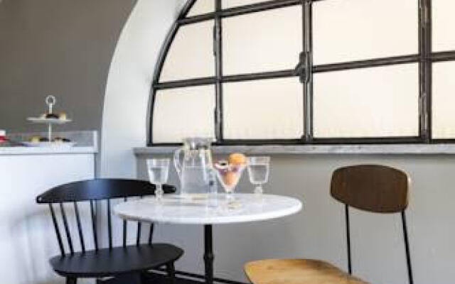 Garibaldi Suites Apartment