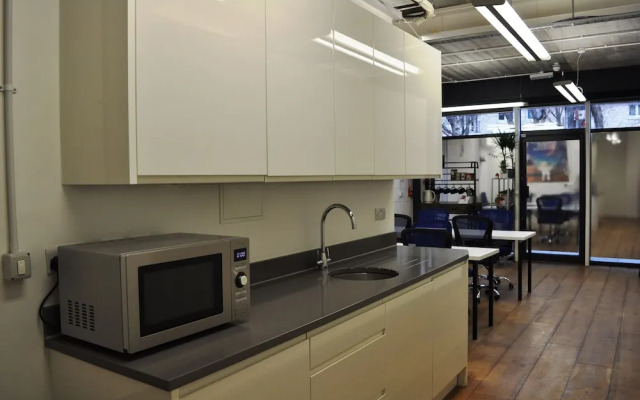 Cosmos capsule coworking hub London