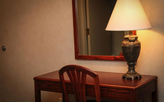 Continental Inn & Suites