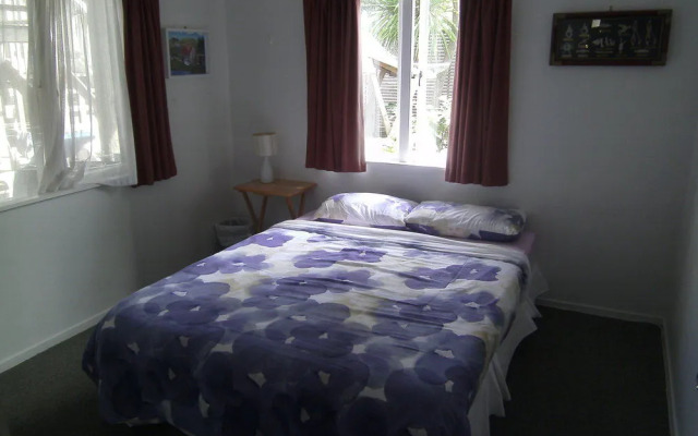 Cap'n Bob's Beach House - Hostel