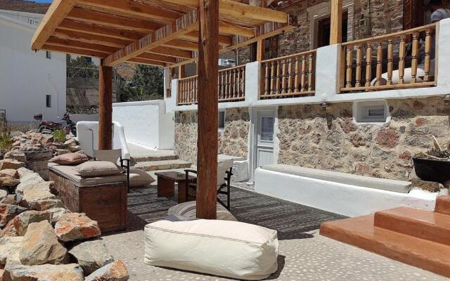 Yalos House