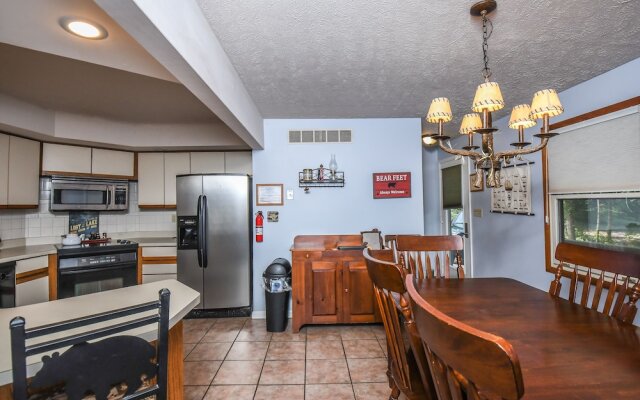 Bear Feet 3 Bedroom Townhome