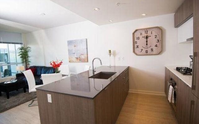 Suite Digs Waterfront