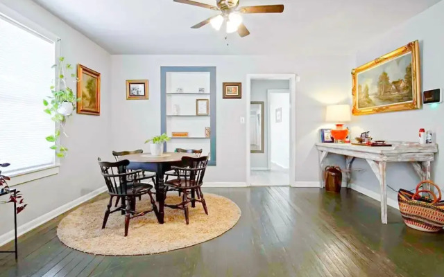 2BR Cozy House Near Plaza District