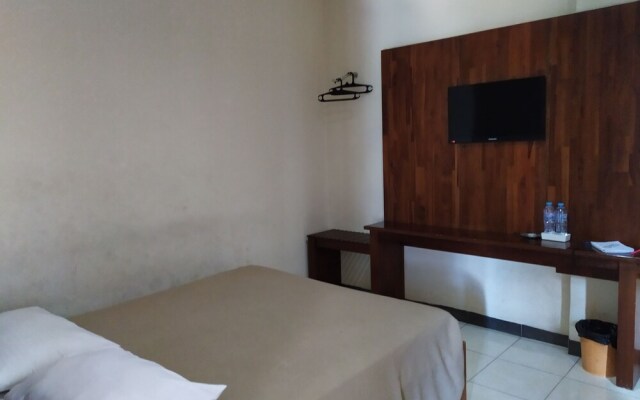 Oyo 2006 Hotel Luvio Makassar