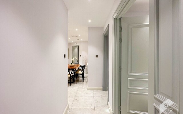 Luxurious Apartment With Iconic Burj View