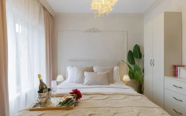 Maison Elysee - An Elegant Apartment in Piata Romana