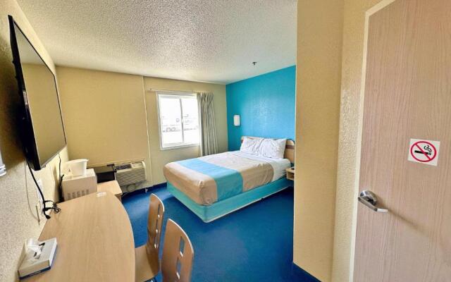 Motel 6 Claresholm