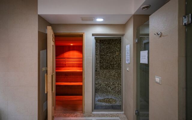 Stunning Ocean Front By Condo Boutique