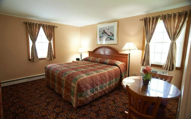 Lantern House Motel