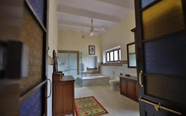 Roop Niwas Kothi, Near Mandawa
