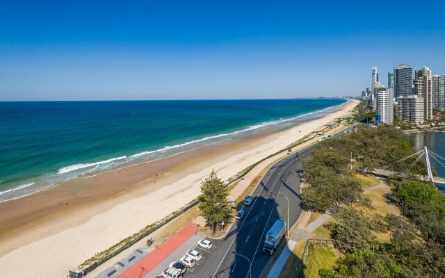 The Waterford on Main Beach