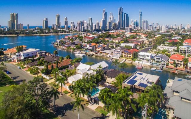 Bali Island Villa in Surfers Paradise