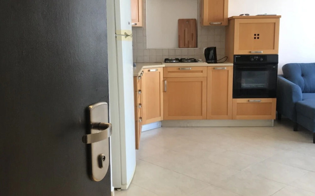 2 Bedroom Apartment with Hot Tub Facing Bograshov Beach