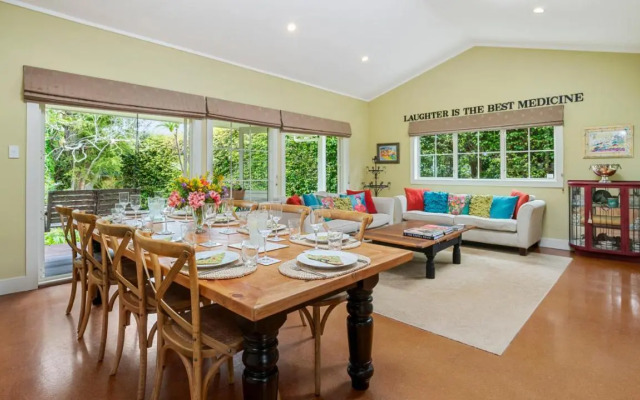 A Ray of Sunshine - Manly Holiday Home