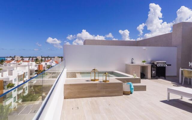 Gorgeous Terrific Roof Terrace With Private Picuzzi
