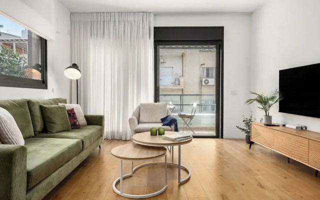 Sunny Chic in TLV Center by Sea N' Rent