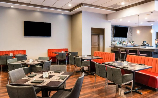 Skyline Hotel Detroit Airport, SureStay Collection by BW