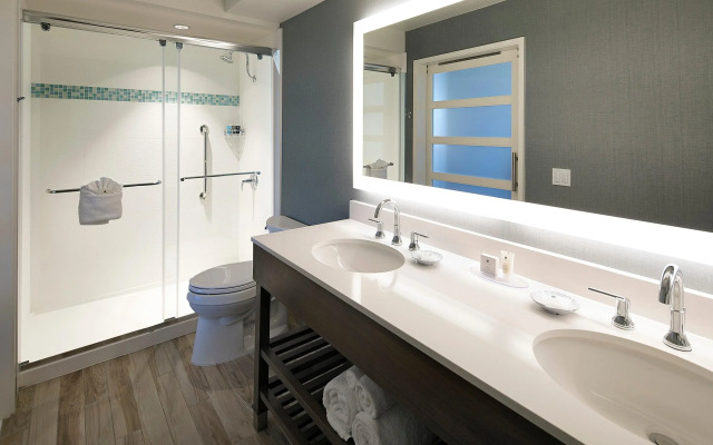Crowne Plaza Ventura Beach by IHG