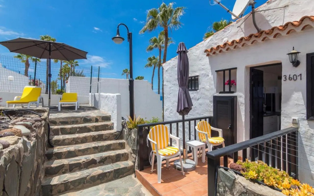 Sunset Dream Bungalow with balcony sea view.