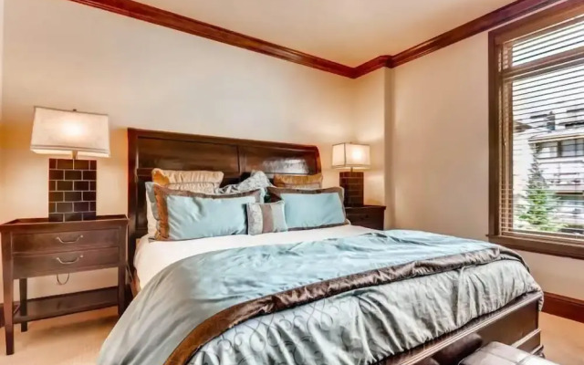Luxury Ski in, Ski out 3 Bedroom Mountain Residence in the Heart of Lionshead Village with Heated Pool and Slopeside Hot Tub