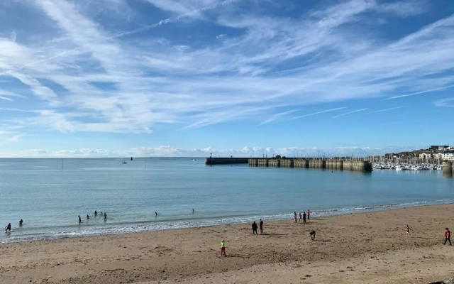 Un Balcon Sur La Mer, Acces Direct A La Plage