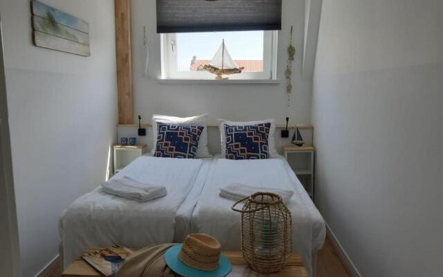 Benny's Beach House 2